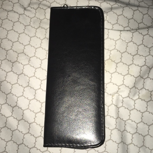 Grooming stuff - Picture 1 of 3